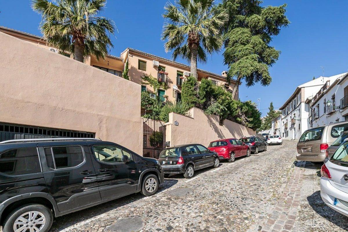 Amazing Apartment In Albaicin 5 Minutes To The City Center Granada Bagian luar foto